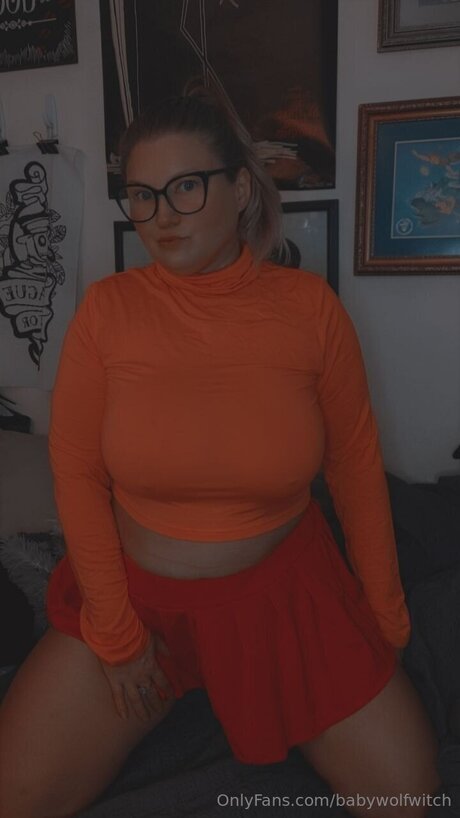 Babywolfwitch model sexy photo