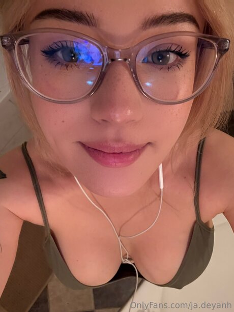 Ja Deyanh exclusive model pictures