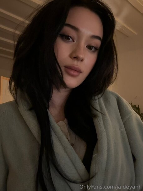 Ja Deyanh sexy pornstar img