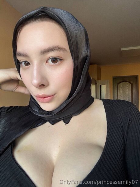 Princessemily07 model art pictures