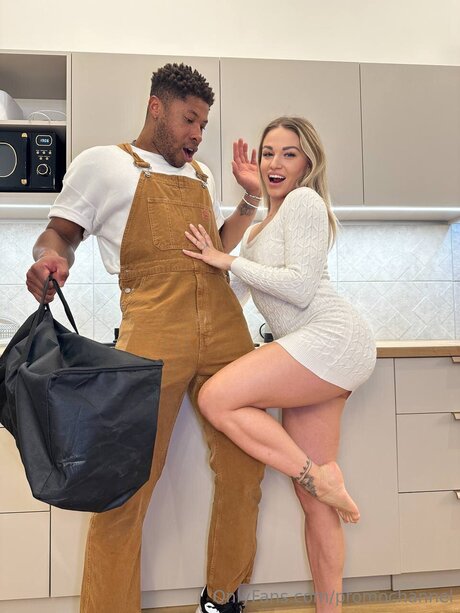 Promochannel model hd images