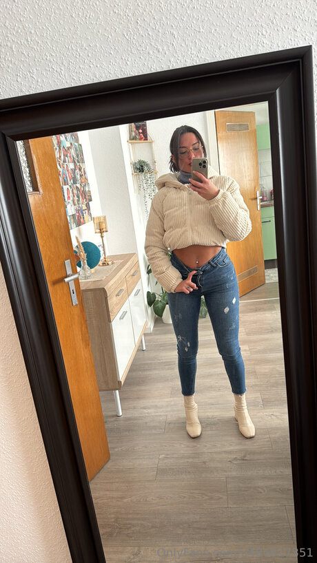 Amelialatorree star photo