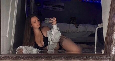 Jojoroseee pornographic actress pics