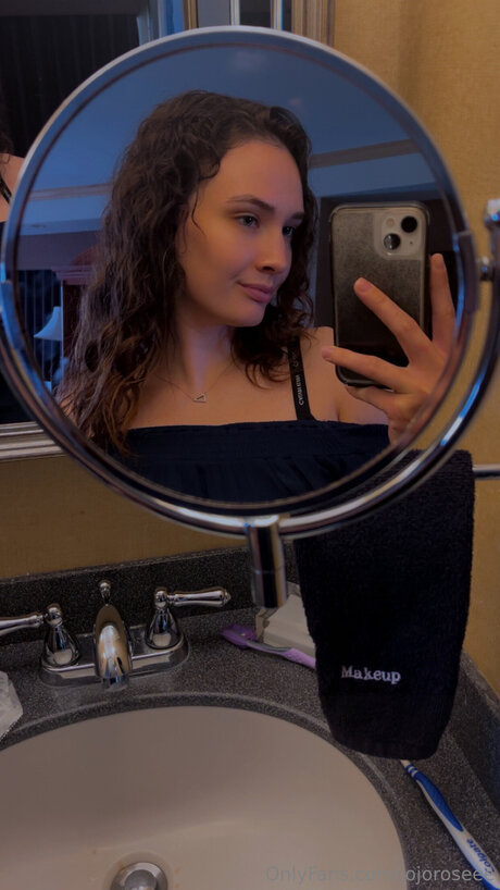 Jojoroseee star pornographic pictures