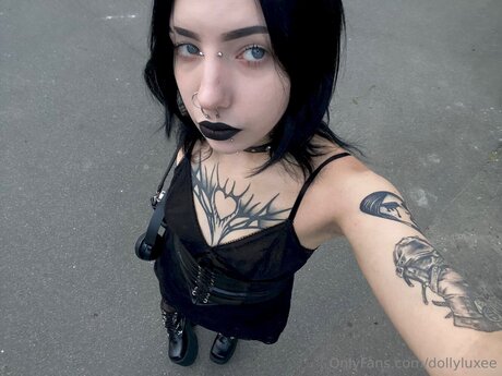 Dollyluxee art star picture