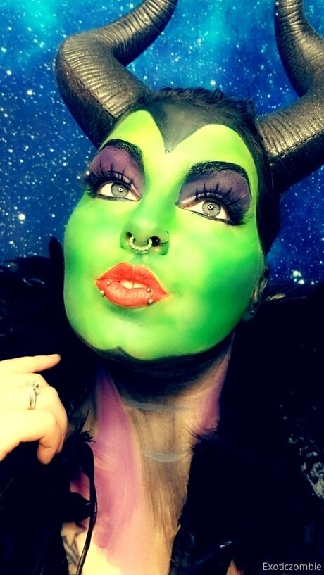 Exoticzombiefree sexy star archive