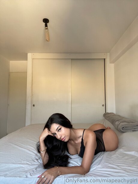 Miapeachygirl nude actress archive