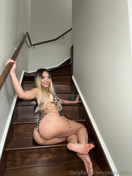 Dezzywaifu porn star pictures