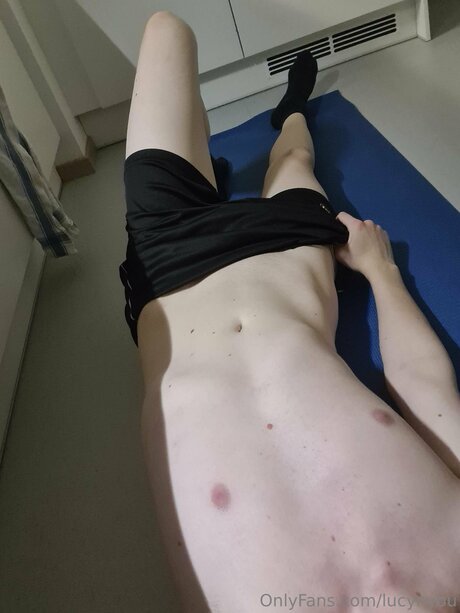 Lucynyou model best picture