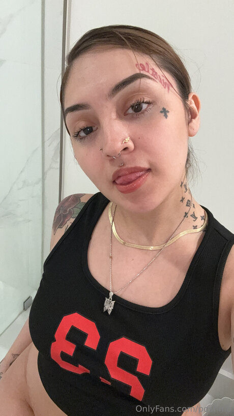 Poshnio star beautiful photo