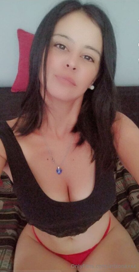 Arizonaxxx model sexy image