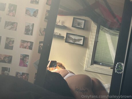 Haileyybrown star naked image