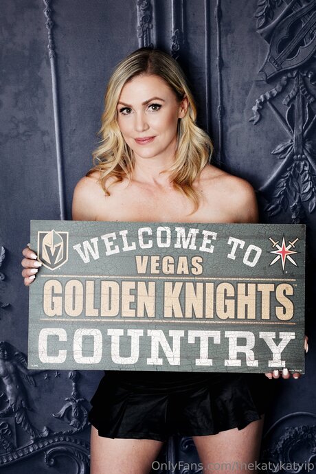 Thekatykatvip naked pornstar picture