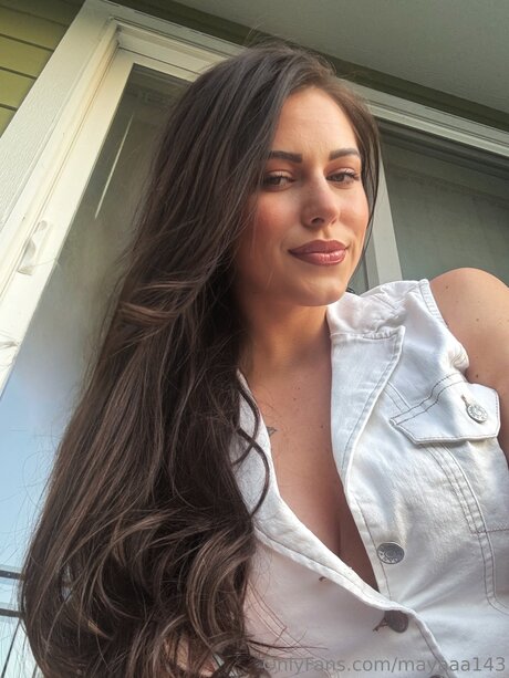 Mayaaa143 star high quality pic