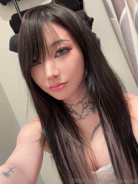 Atlaseuuvip nude actress photo