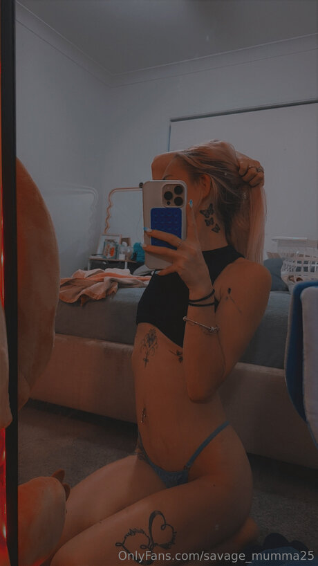 Savage Mumma25 model naked galleries