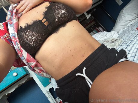 Devilishlila star naked img