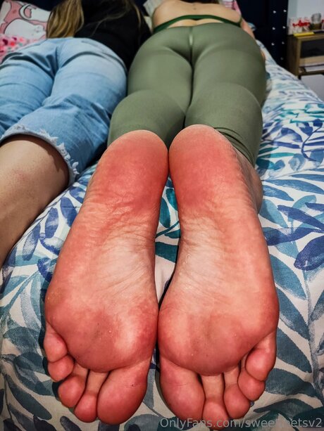 Sweetfeetsv2 sexy model image