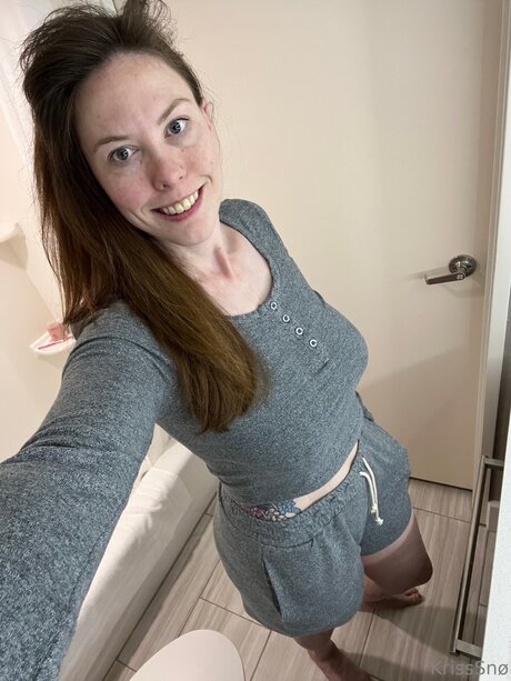 Kriss Sno model adult images