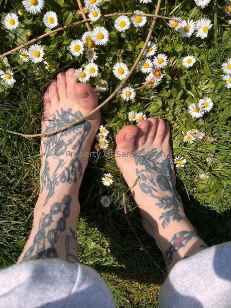 Sarahmoonsg xxx model pic