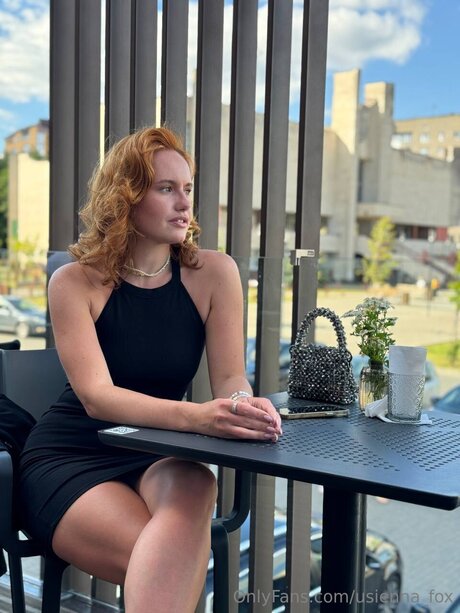 Usienna Fox erotic model photo