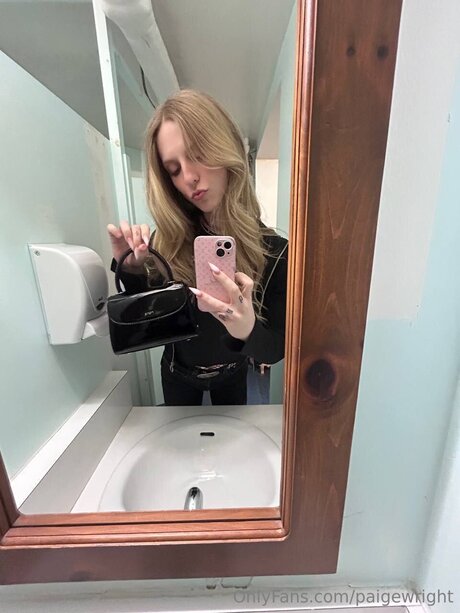 Paigewright model free img