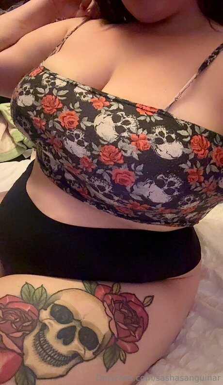 Sashasanguinar exclusive model picture