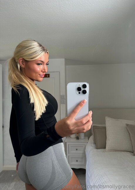 Itsmollygracee exclusive star photos