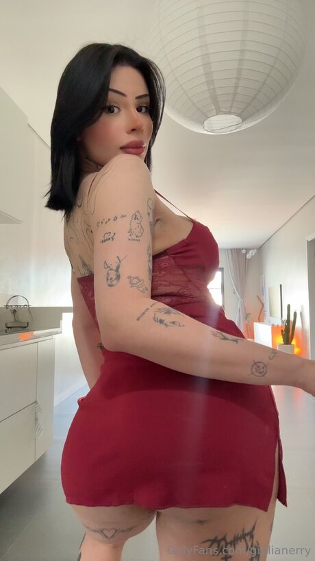 Giulianerry nude model img