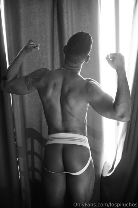 Lospiluchos free model pic