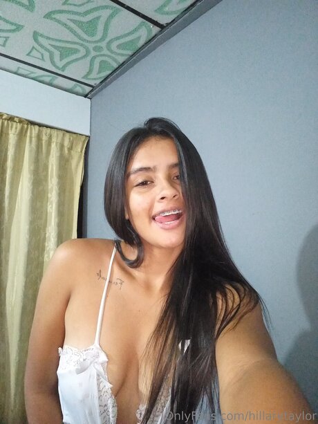 Hillarytaylor star naked archive