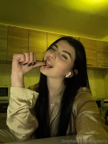 Ellyberry porn star images
