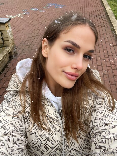 Elizabethswann pretty actress pictures