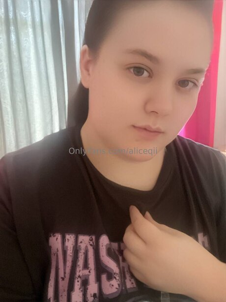 Aliceqii actress pictures