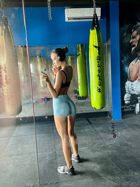 Wishudiana hot actress picture