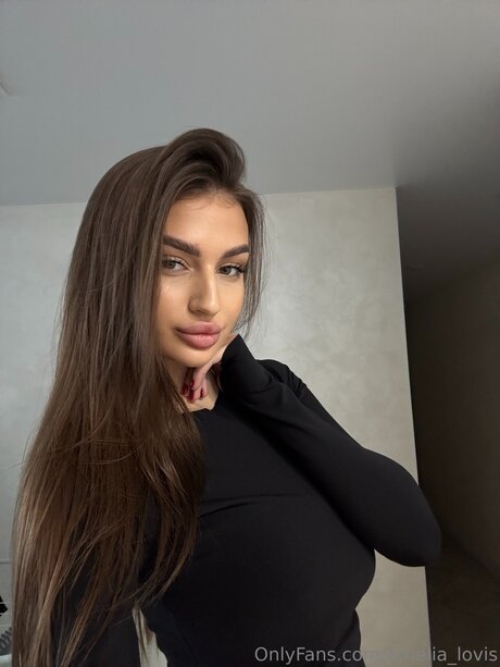 Amelia Lovis model pornographic images