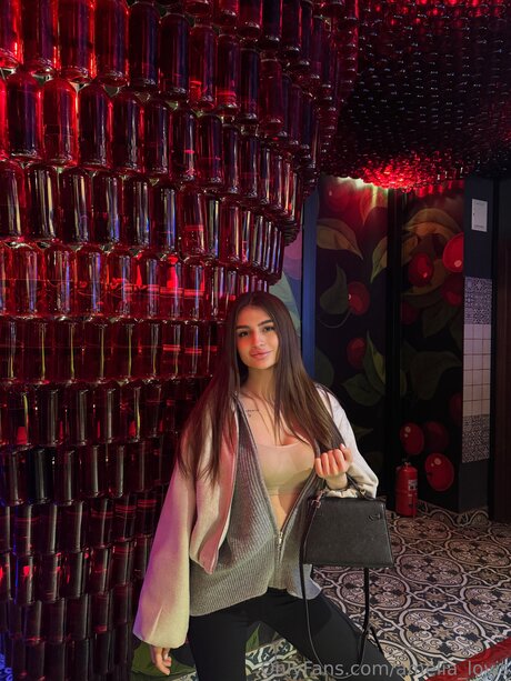 Amelia Lovis hot actress archive