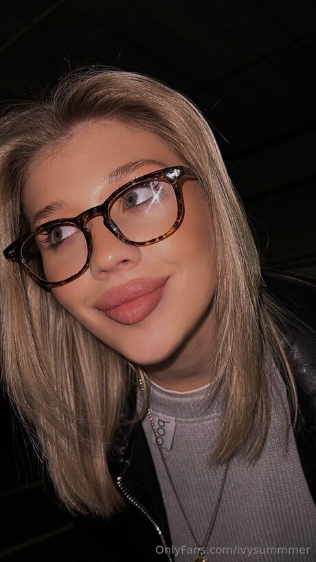 Ivysummmer model beautiful picture