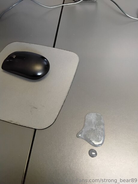 Strong Bear89 exclusive model photos