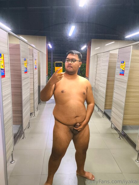 Iyakai nude model img