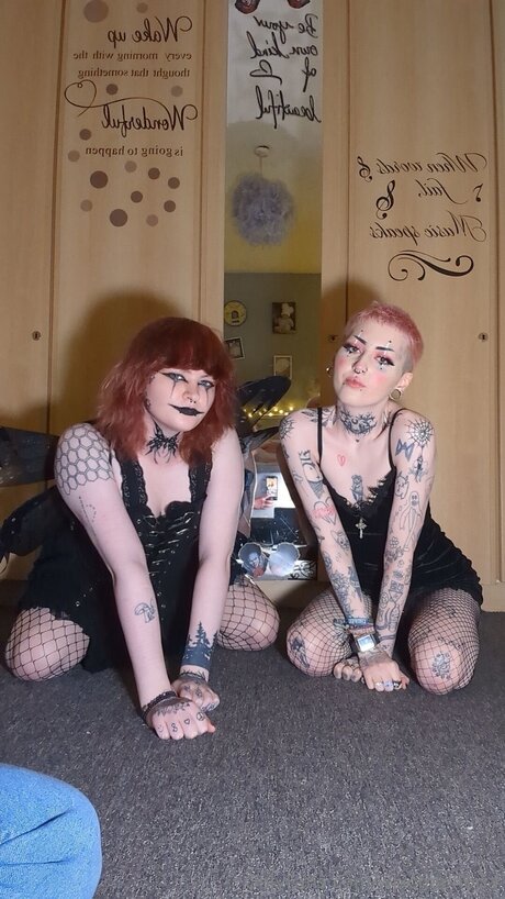 Wixchaphoria nude model picture