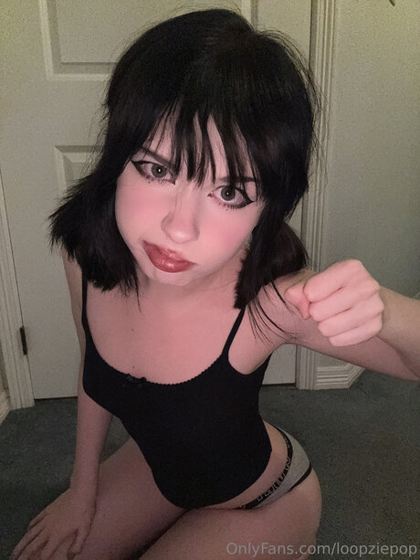 Loopziepop free pornstar img