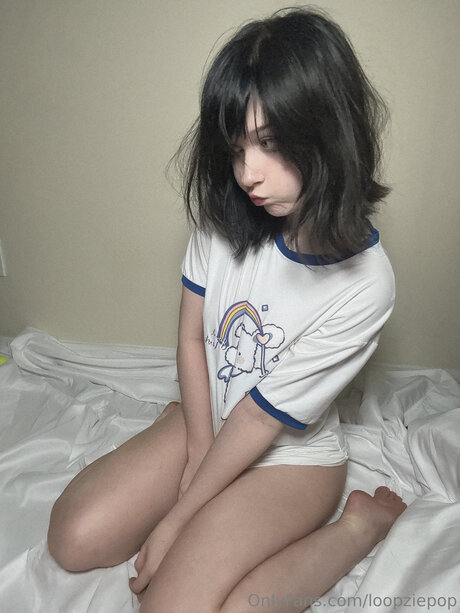 Loopziepop model nude archive