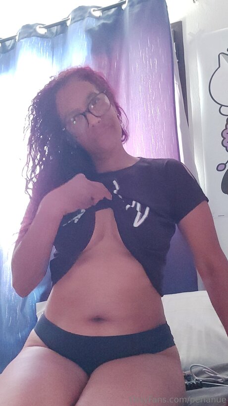 Perlanue high quality actress pic