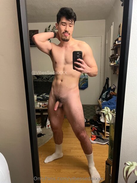 Vibesxxx naked actress photos