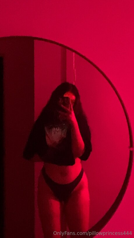 Pillowprincess444 hd star img