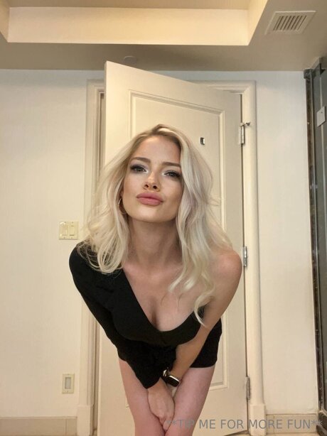 Divinitirosefree pornstar adult image