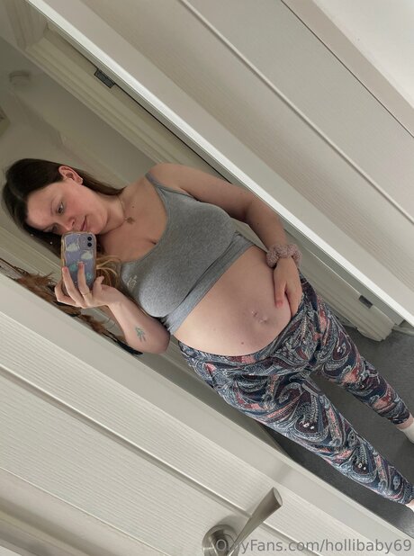 Hollibaby69 model high quality image