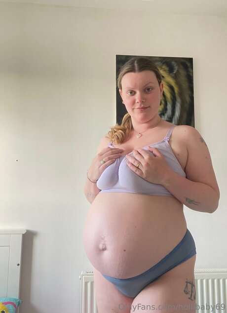 Hollibaby69 exclusive model pictures