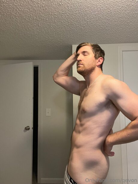 Qevon pornographic star pic